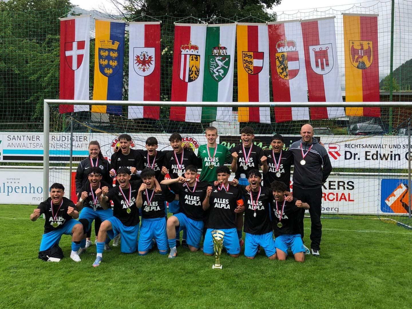 Fußball Polycup: Schüler:innen beim Bewerb