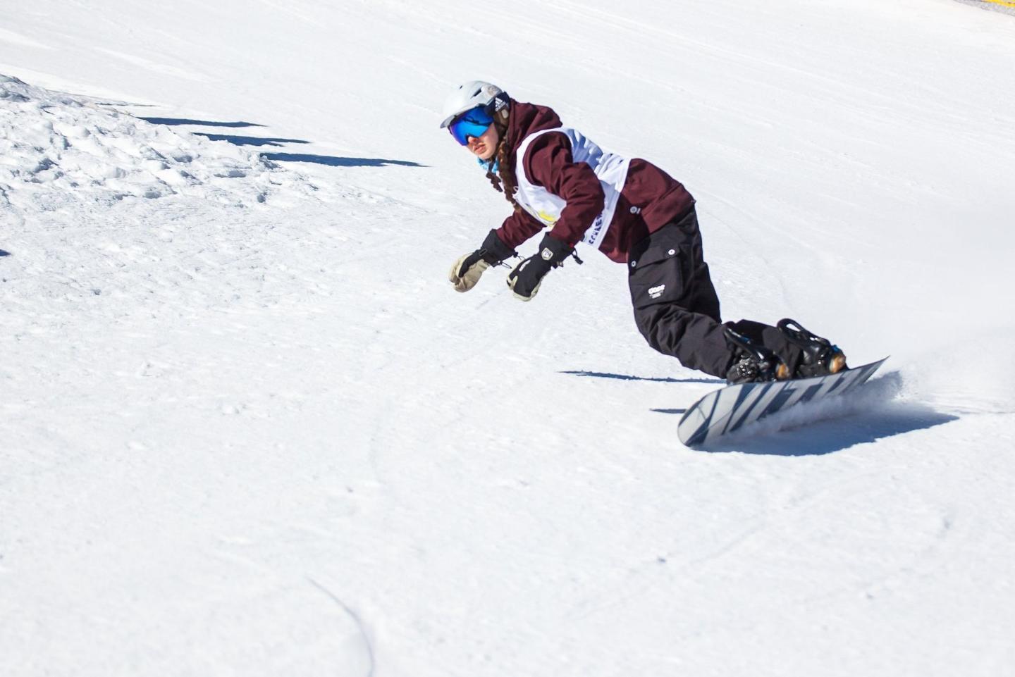 SCHUL OLYMPICS Snowboard: Schüler:innen beim Bewerb